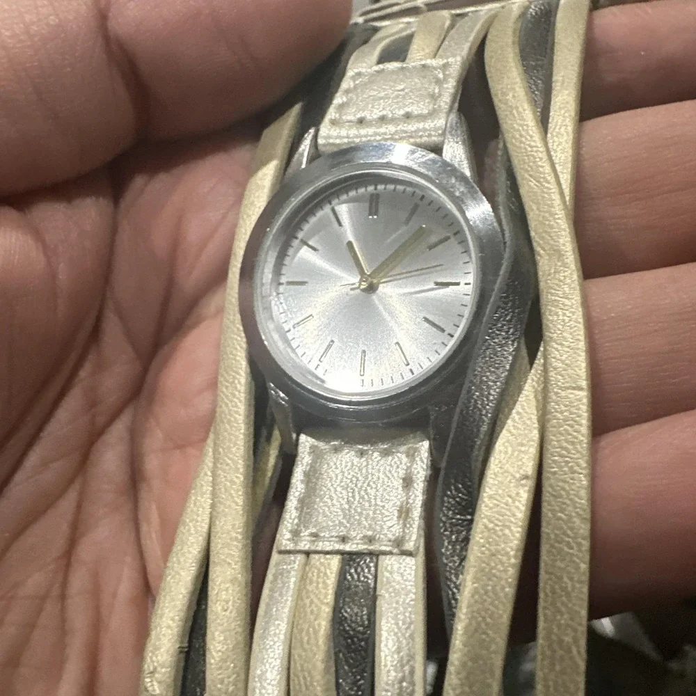 Working Ladies Fashion Quartz Watch 27mm Round Silver Cream Grey‎ Wide Band